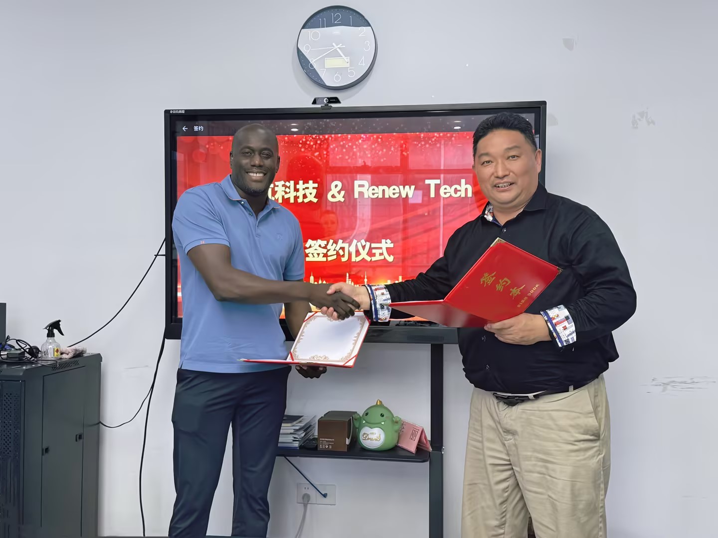 氫航科技與法國(guó)Renew Tech簽約 共商萬(wàn)套級(jí)氫動(dòng)力產(chǎn)品合作